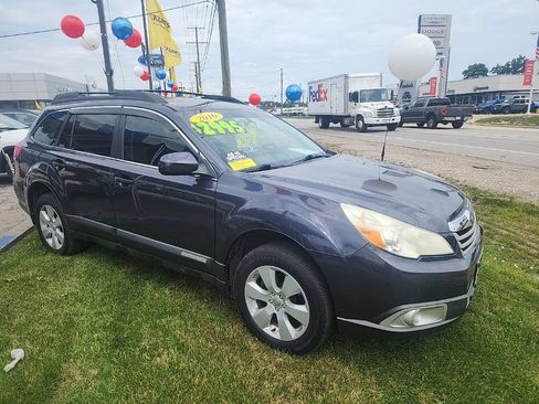 Used 2010 Subaru Outback 2.5i Premium AWD/4WD image 12