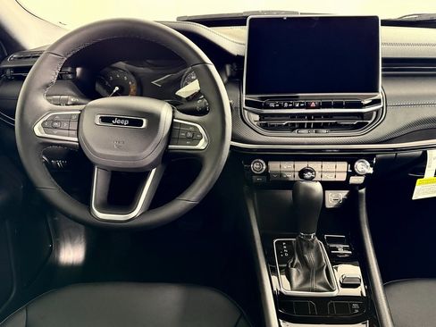 New 2026 Jeep Compass Latitude image 21