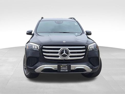 Used 2025 Mercedes-Benz GLS 450 4MATIC image 4