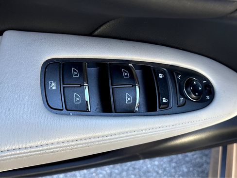 Used 2015 INFINITI Q70 3.7 w/ Sport Package image 23