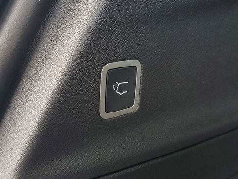 New 2026 Chrysler Pacifica Select w/ S Appearance Package FWD image 9
