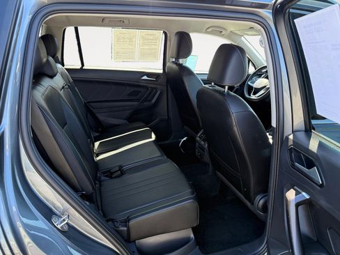 Used 2022 Volkswagen Tiguan SE image 18