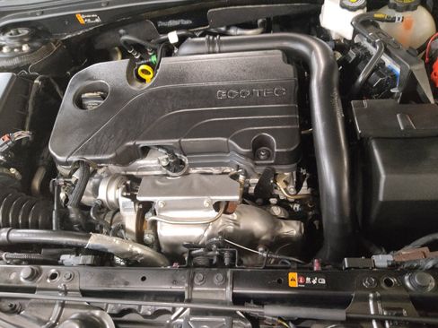 Used 2025 Chevrolet Malibu LT FWD image 30