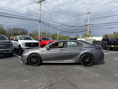 Used 2023 Toyota Camry XSE w/ Cold Weather Package FWD image 3