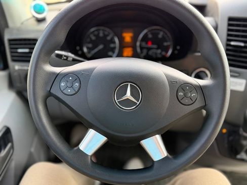 Used 2015 Mercedes-Benz Sprinter 3500 image 8