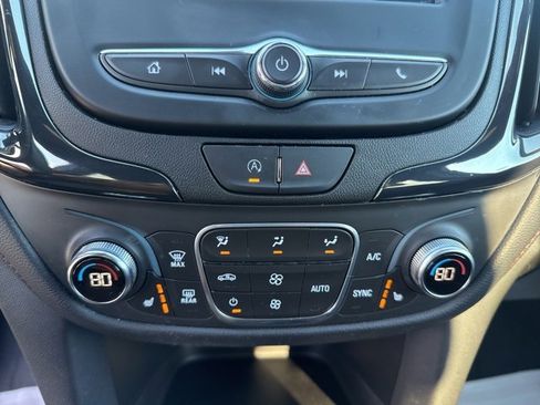 Used 2022 Chevrolet Equinox RS w/ LPO, Floor Liner Package image 16