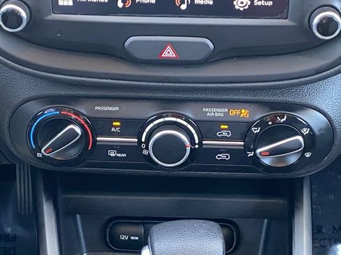Used 2025 Kia Soul LX FWD image 32