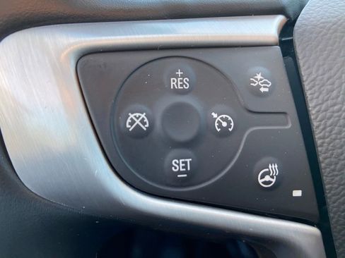 Used 2024 GMC Terrain SLT image 15