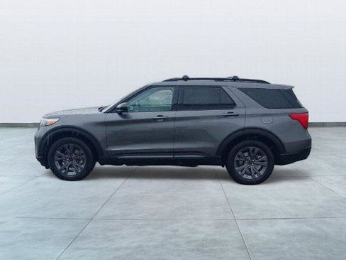 Certified 2023 Ford Explorer XLT w/ Equipment Group 202A AWD/4WD image 4