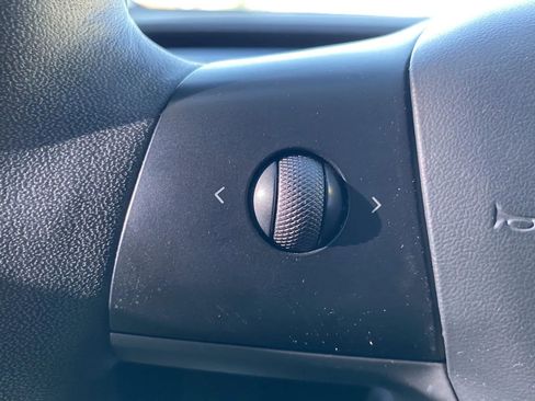 Used 2023 Tesla Model 3 Standard Range image 18