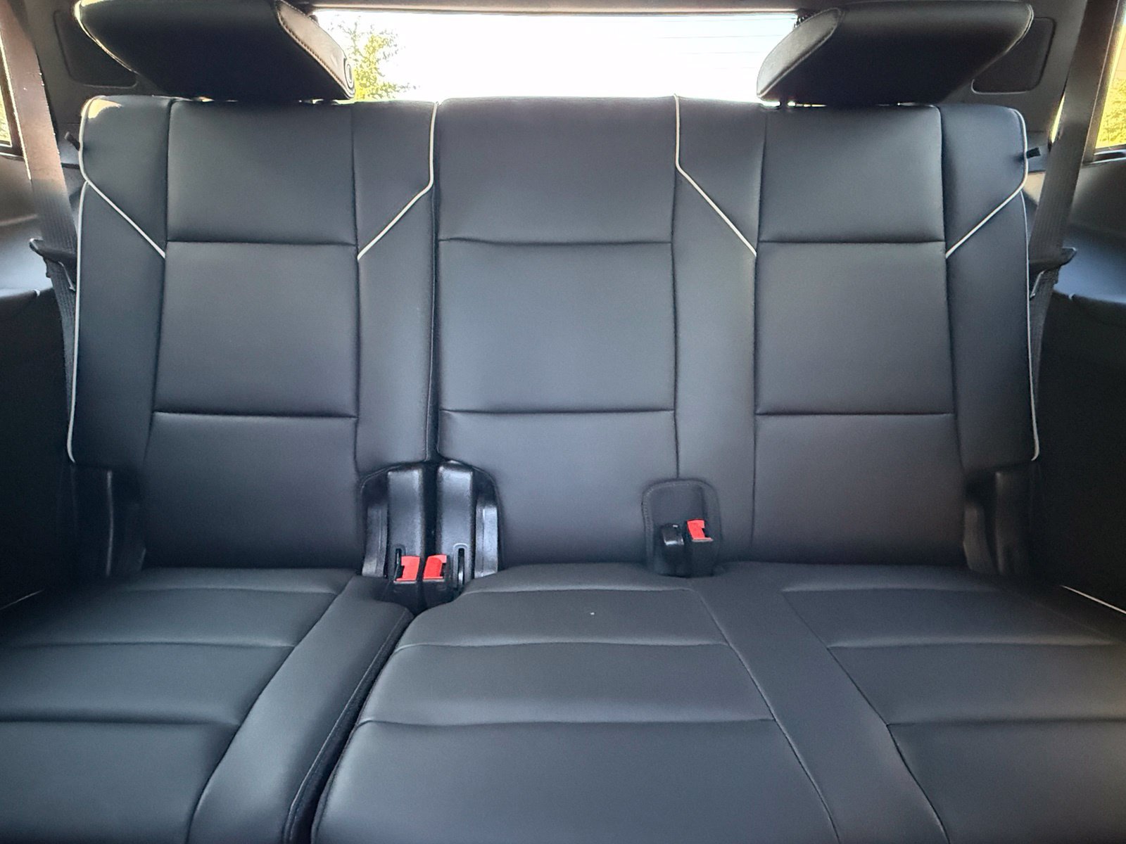 Used 2022 Cadillac Escalade Premium Luxury AWD/4WD image 41