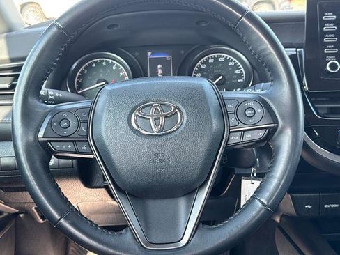 Used 2024 Toyota Camry SE image 18