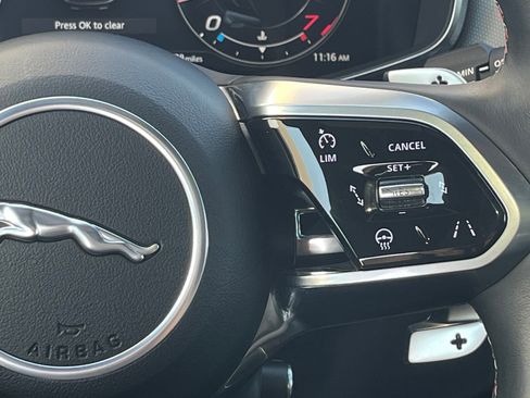 Used 2023 Jaguar F-PACE SVR image 18