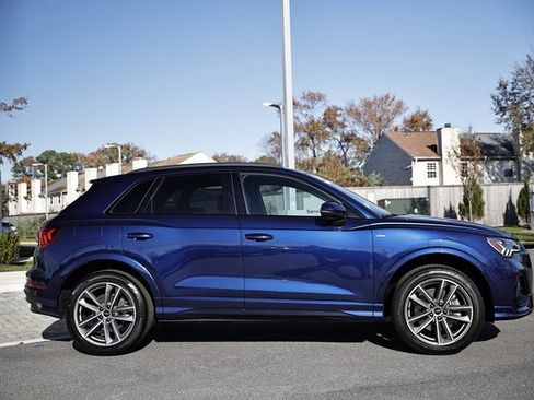 Certified 2025 Audi Q3 2.0T Premium w/ Convenience Package image 4