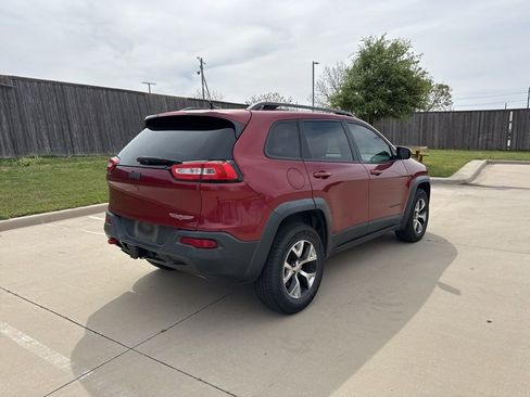 Used 2015 Jeep Cherokee Trailhawk w/ Comfort/Convenience Group image 11