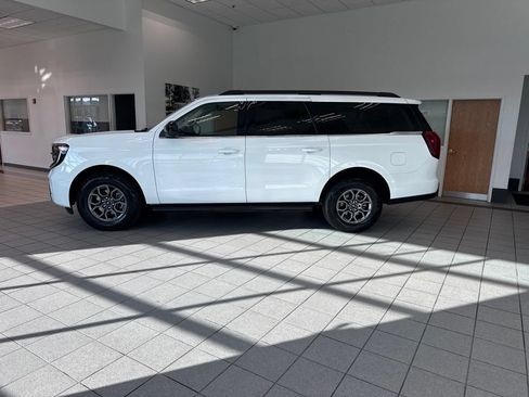Used 2025 Ford Expedition Max Active AWD/4WD image 10