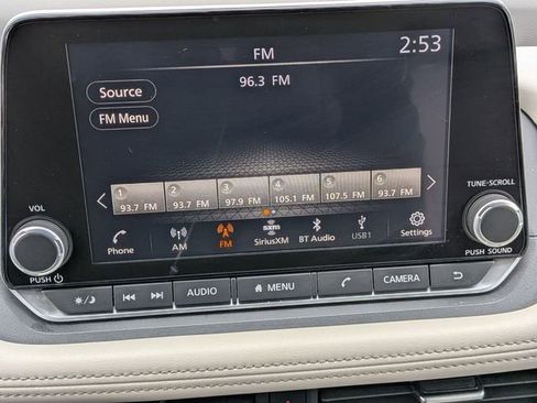 Used 2025 Nissan Rogue SV FWD image 23