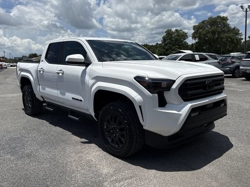 Used 2024 Toyota Tacoma SR5 AWD/4WD image 7