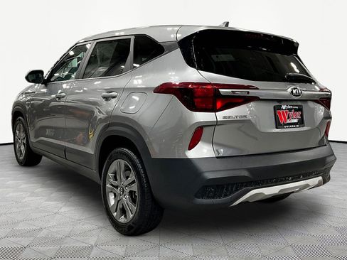 Used 2021 Kia Seltos LX AWD/4WD image 4