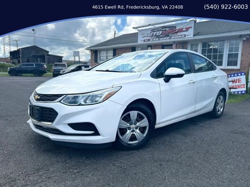 Used 2017 Chevrolet Cruze LS FWD image 1