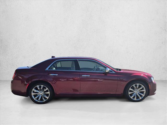 Used 2018 Chrysler 300 Limited RWD image 4