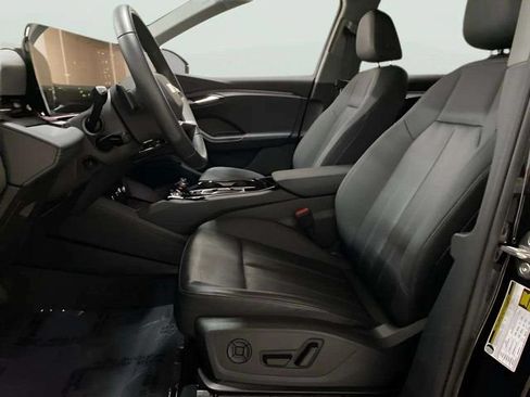Used 2025 Audi Q6 e-tron Premium w/ Convenience Package RWD image 44