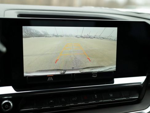 Used 2025 GMC Sierra 1500 SLT image 16