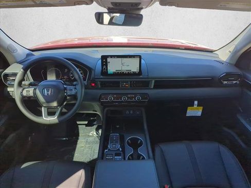 New 2025 Honda Pilot Touring image 11