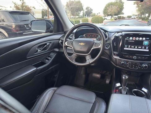 Used 2018 Chevrolet Traverse Premier w/ LPO, Black Accent Package image 16