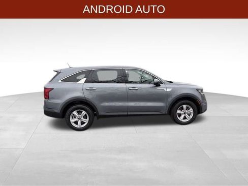 Used 2023 Kia Sorento LX image 8