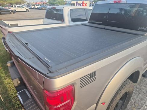 Used 2022 Ford F250 Lariat w/ Black Appearance Package AWD/4WD image 17