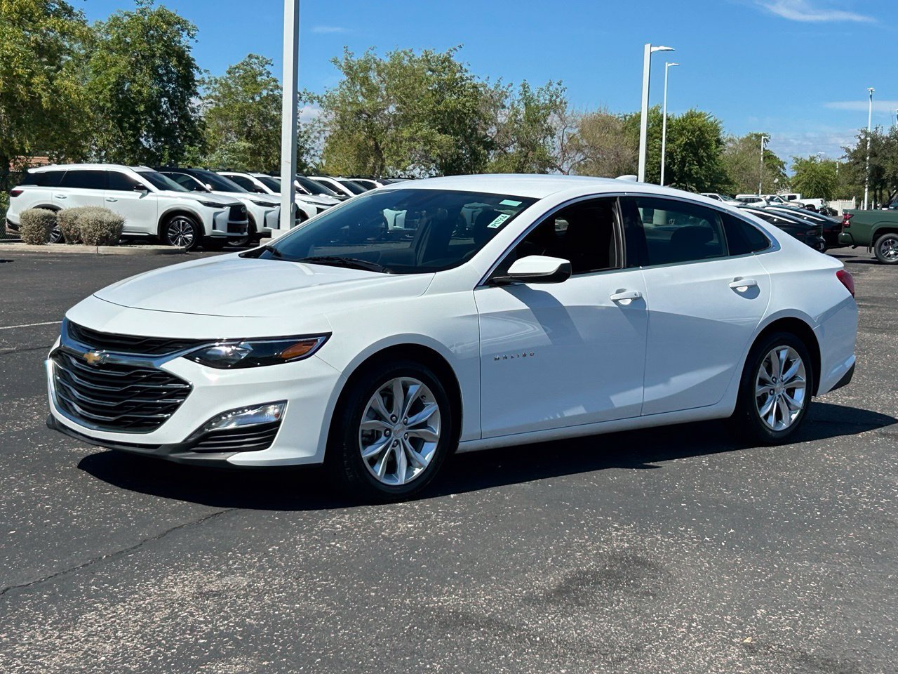 Used 2024 Chevrolet Malibu LT FWD image 2
