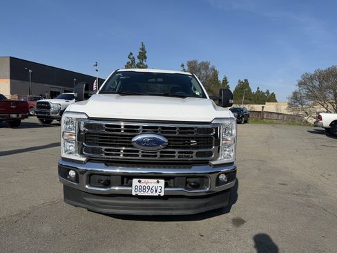 Used 2024 Ford F250 XLT image 8