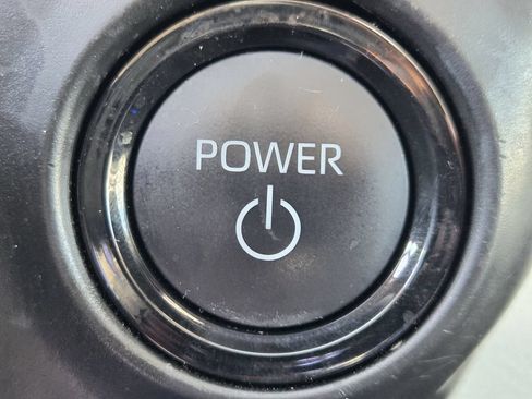 Used 2026 Toyota Sienna XLE FWD image 22