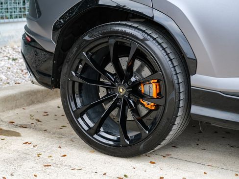 Used 2020 Lamborghini Urus image 61