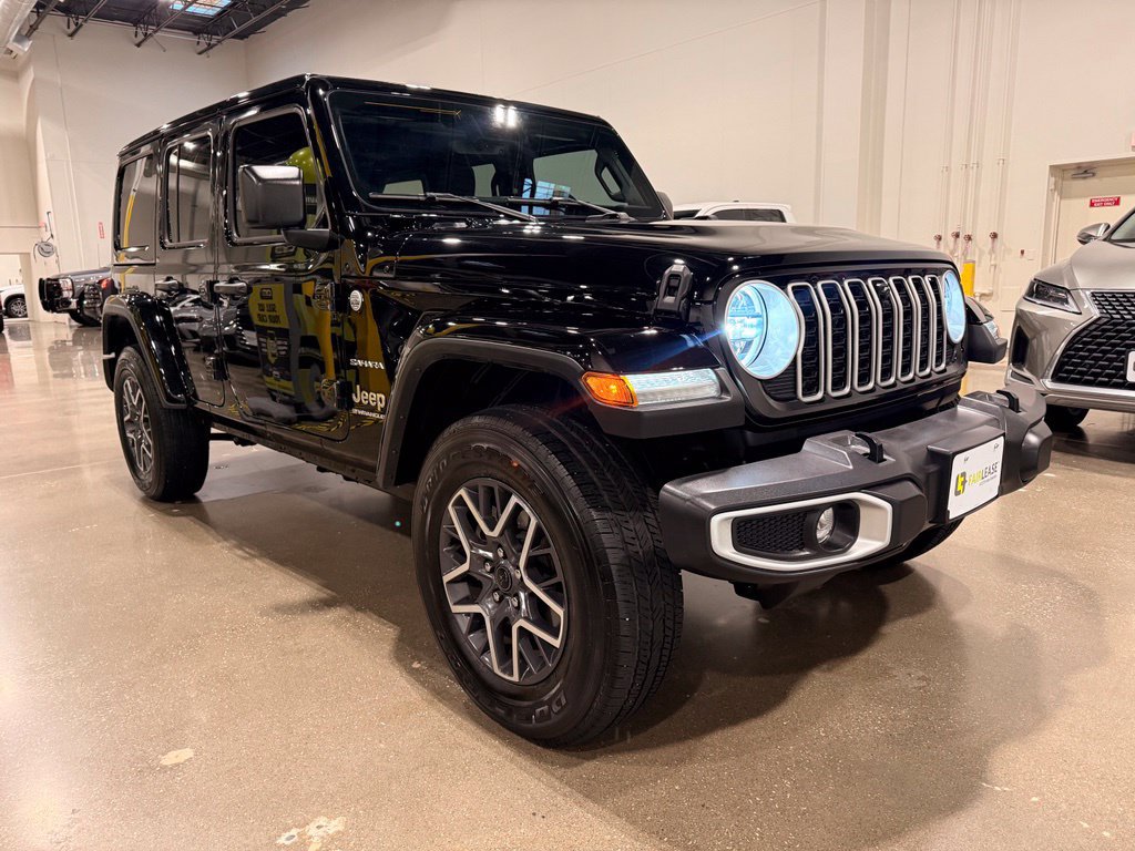 Used 2024 Jeep Wrangler Unlimited Sahara w/ Technology Group AWD/4WD image 3