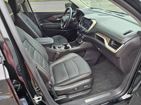 Used 2024 GMC Terrain Denali w/ Black Diamond Edition AWD/4WD image 12