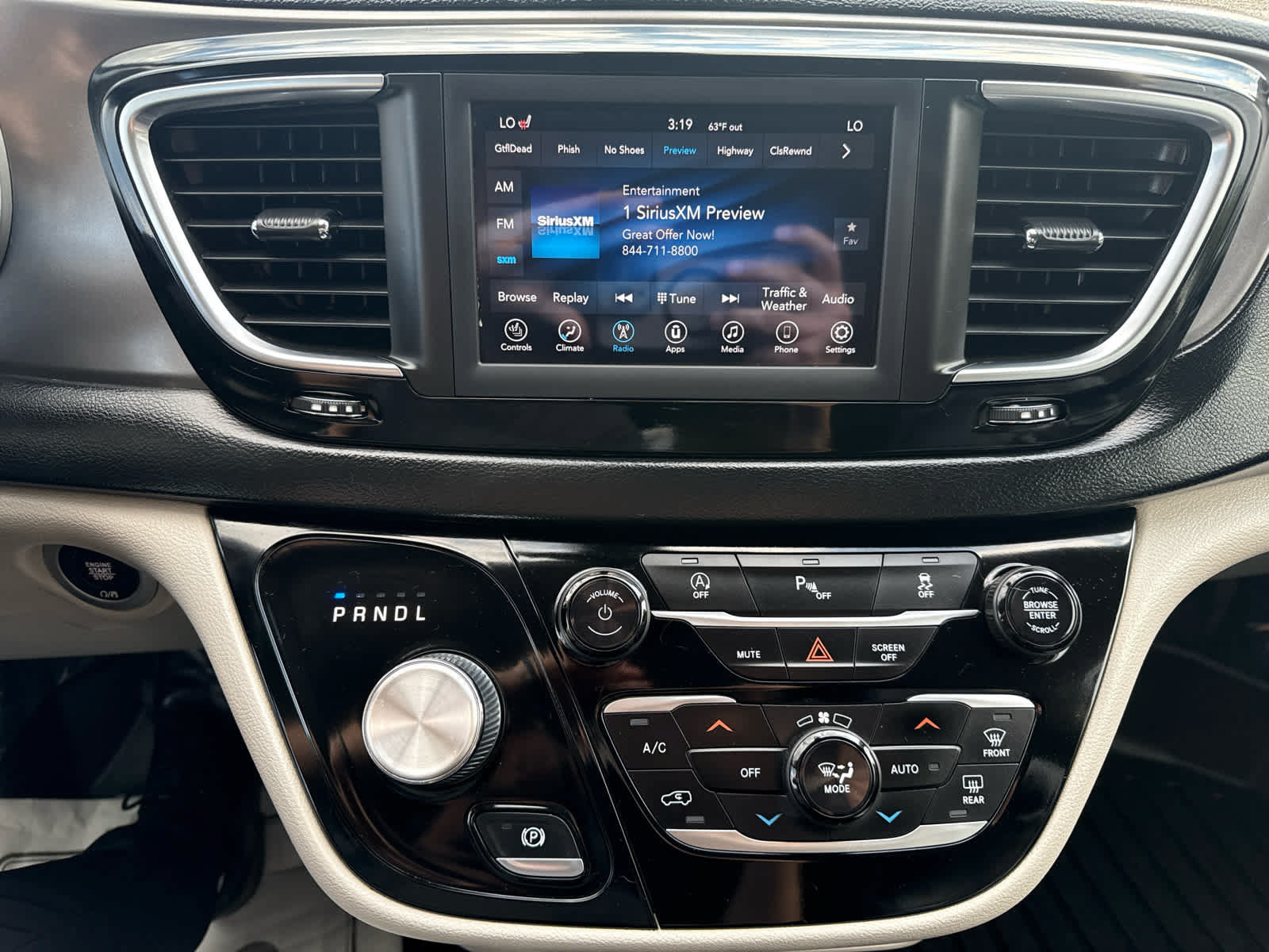 Used 2020 Chrysler Pacifica Touring-L FWD image 23