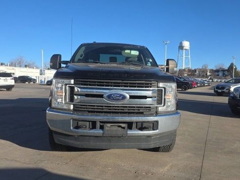 Used 2017 Ford F250 XLT image 2