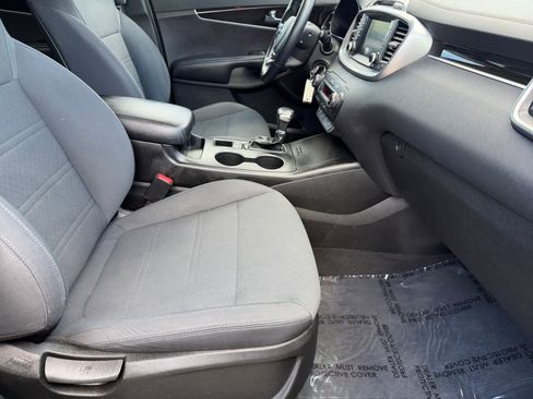Used 2019 Kia Sorento AWD w/ LX Convenience Package image 20