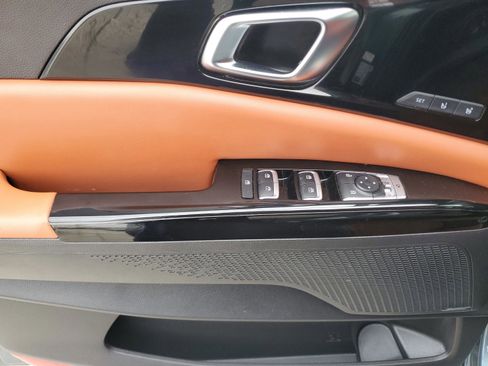 Used 2022 Kia Carnival SX Prestige image 12