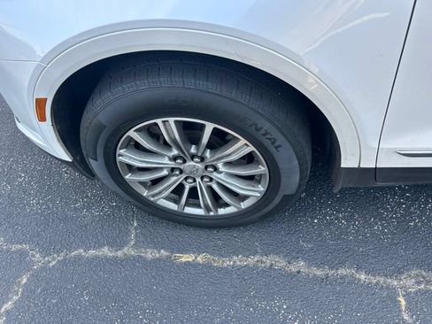 Used 2017 Cadillac XT5 Luxury w/ Driver Awareness Package FWD image 14