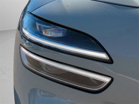 Certified 2025 Genesis G70 3.3T Advanced w/ Sport Prestige Package image 9