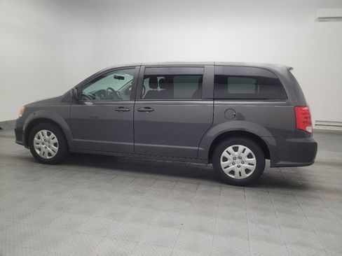 Used 2018 Dodge Grand Caravan SE FWD image 3