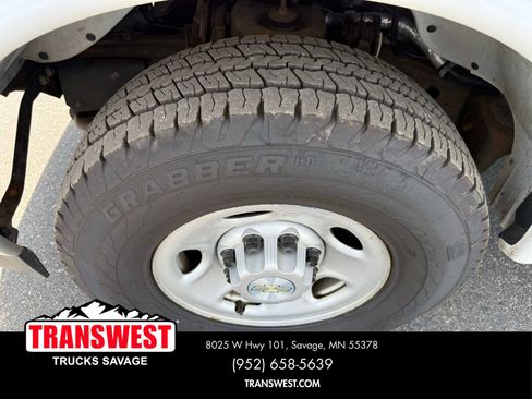 Used 2021 Chevrolet Express 2500 w/ Driver Convenience Package RWD image 18