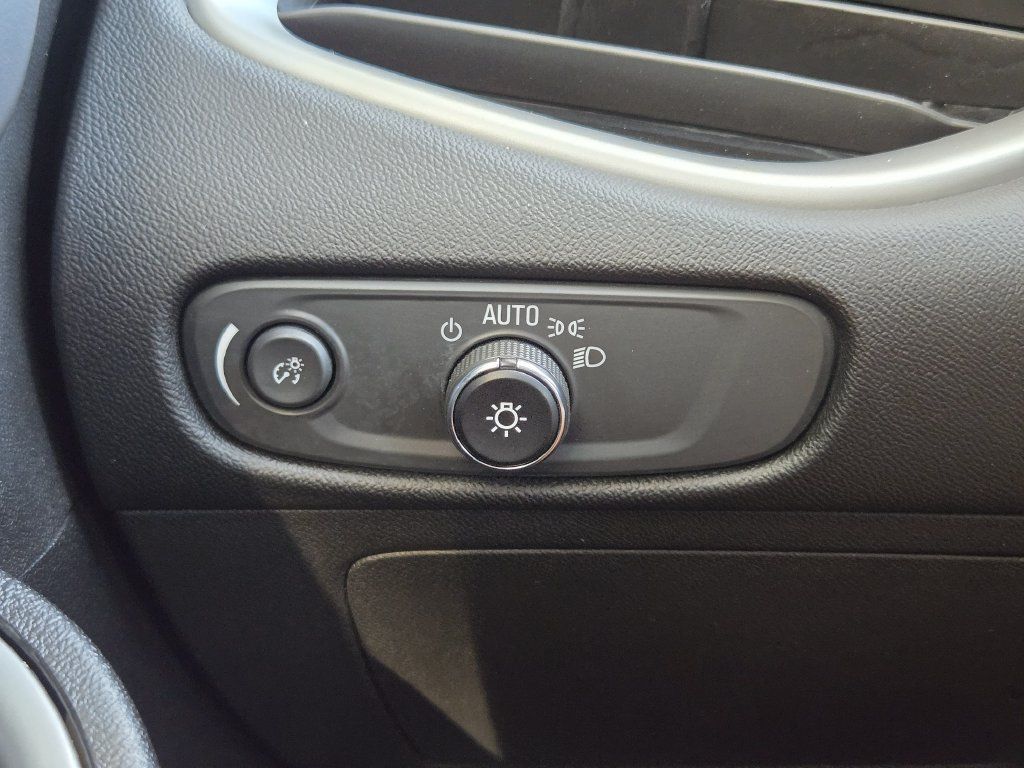 Used 2024 Chevrolet Malibu LT FWD image 22