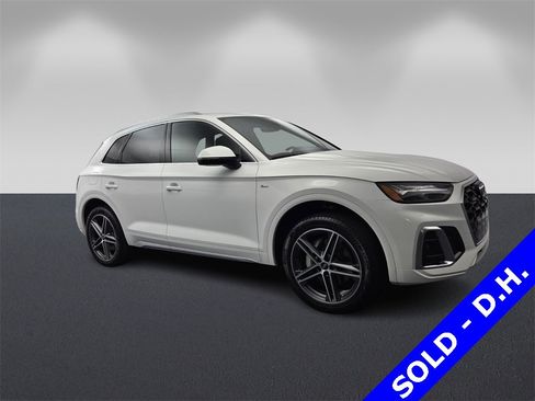 Used 2021 Audi Q5 e Premium Plus image 1