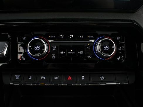 New 2026 GMC Sierra 2500 AT4 w/ AT4 Premium Plus Package image 9