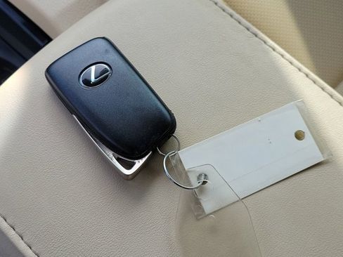 Used 2018 Lexus ES 350 w/ Premier Package image 35