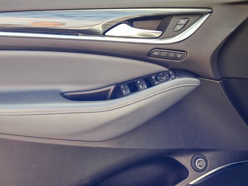 Used 2022 Buick Enclave Premium image 19